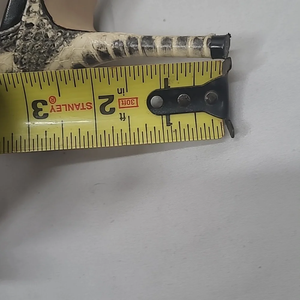 Michael Kors Women's Sandal - Picture 9 of 10